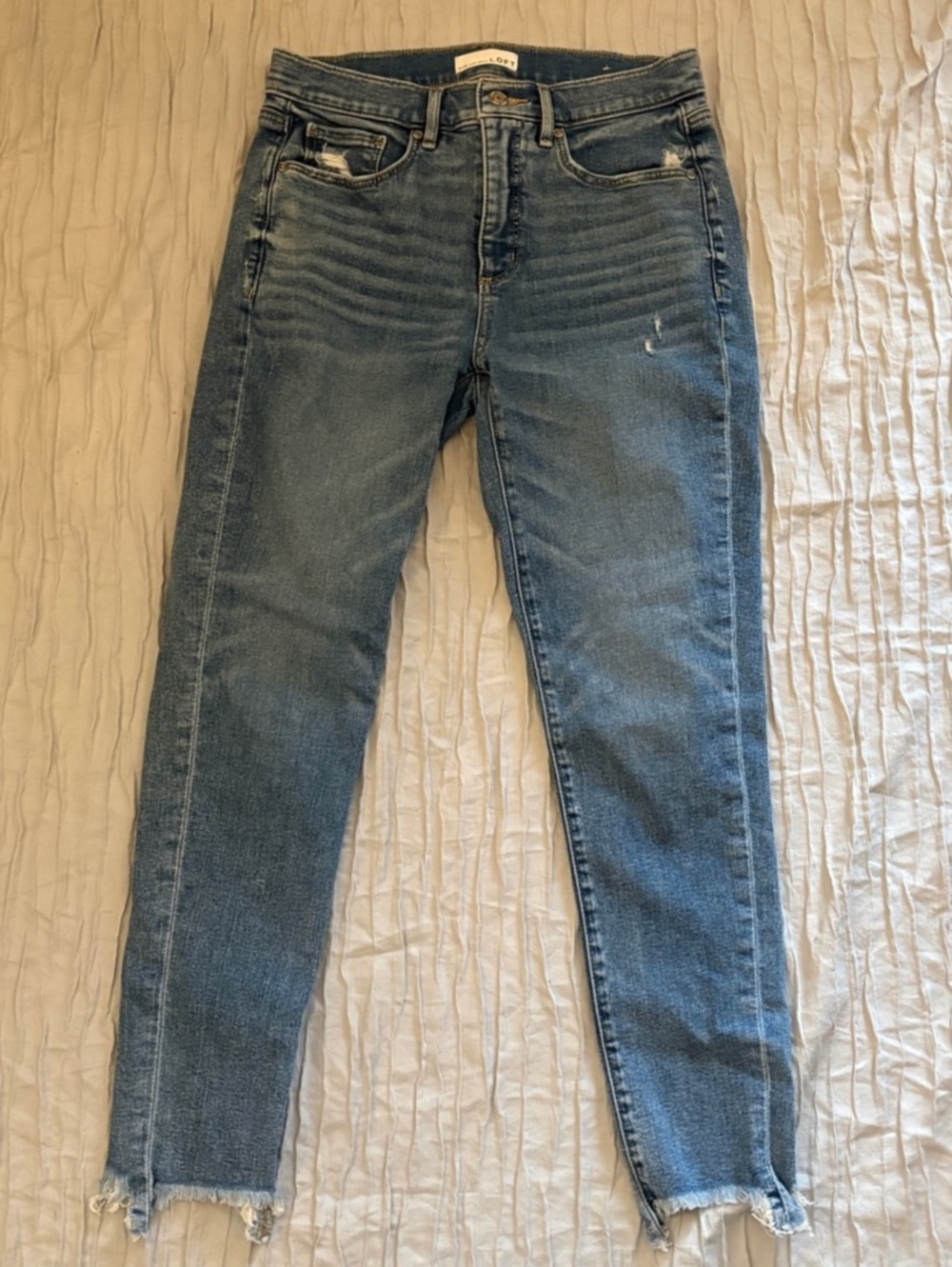 LOFT "The Skinny" Distressed Medium Wash Jeans Raw Hem Size 27 / 4 - Picture 2 of 9